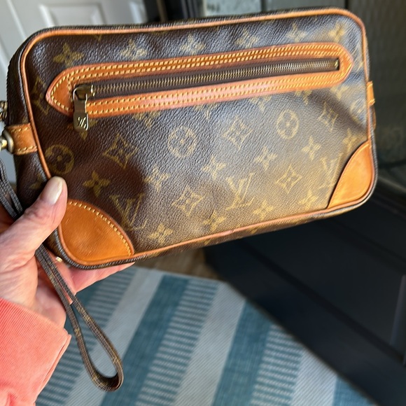 ❄️Blizzard Sale❄️Louis Vuitton Monogram Marly Draggonne Clutch❄️ - Picture 2 of 11